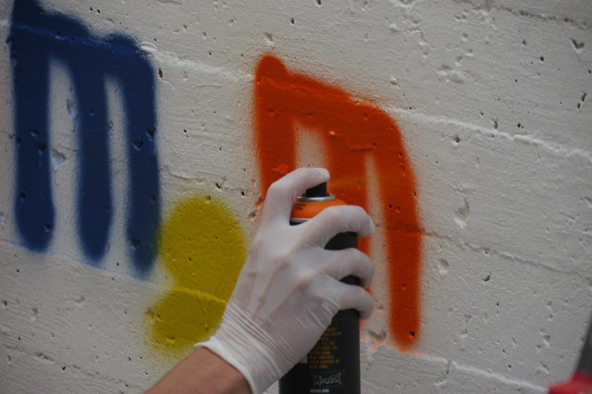 Krylon ou Rust‑Oleum : quel vernis en bombe pour mounts
